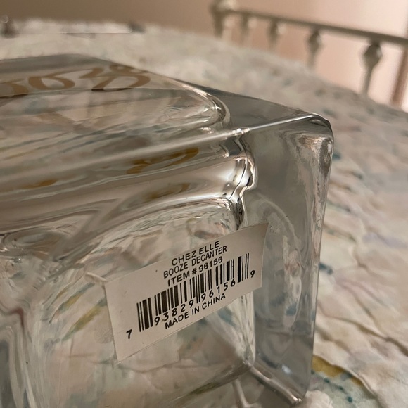 NWT Rosanna Chez Elle Clear and Gold “Booze” Decanter - Picture 7 of 7